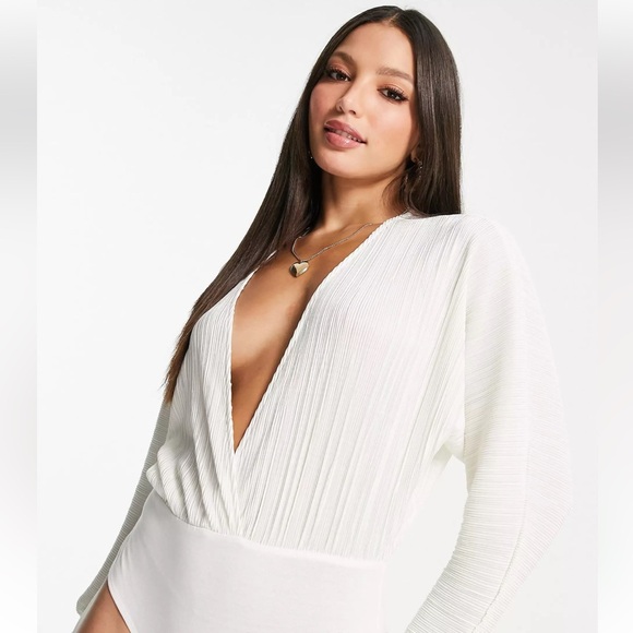 ASOS DESIGN Tall plisse long sleeve bodysuit in ecru - Picture 2 of 14